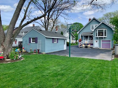 Tiny photo for 4628 Wolf Road, Western Springs, IL 60558 (MLS # 12635168)