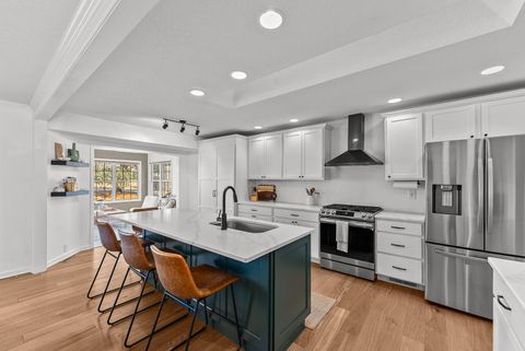 Tiny photo for 1730 E Rusholme Street, Davenport, IA 52803 (MLS # 12556271)