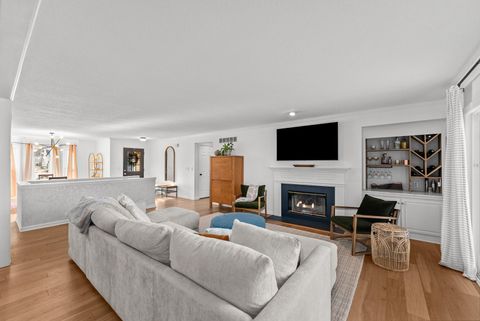 Tiny photo for 1730 E Rusholme Street, Davenport, IA 52803 (MLS # 12556271)