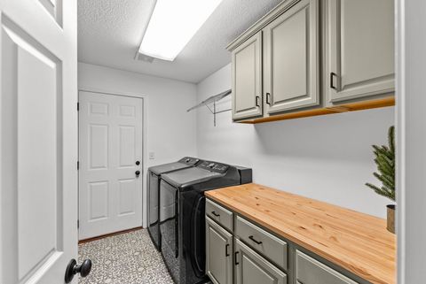 Tiny photo for 1730 E Rusholme Street, Davenport, IA 52803 (MLS # 12556271)