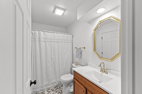 Tiny photo for 1730 E Rusholme Street, Davenport, IA 52803 (MLS # 12556271)