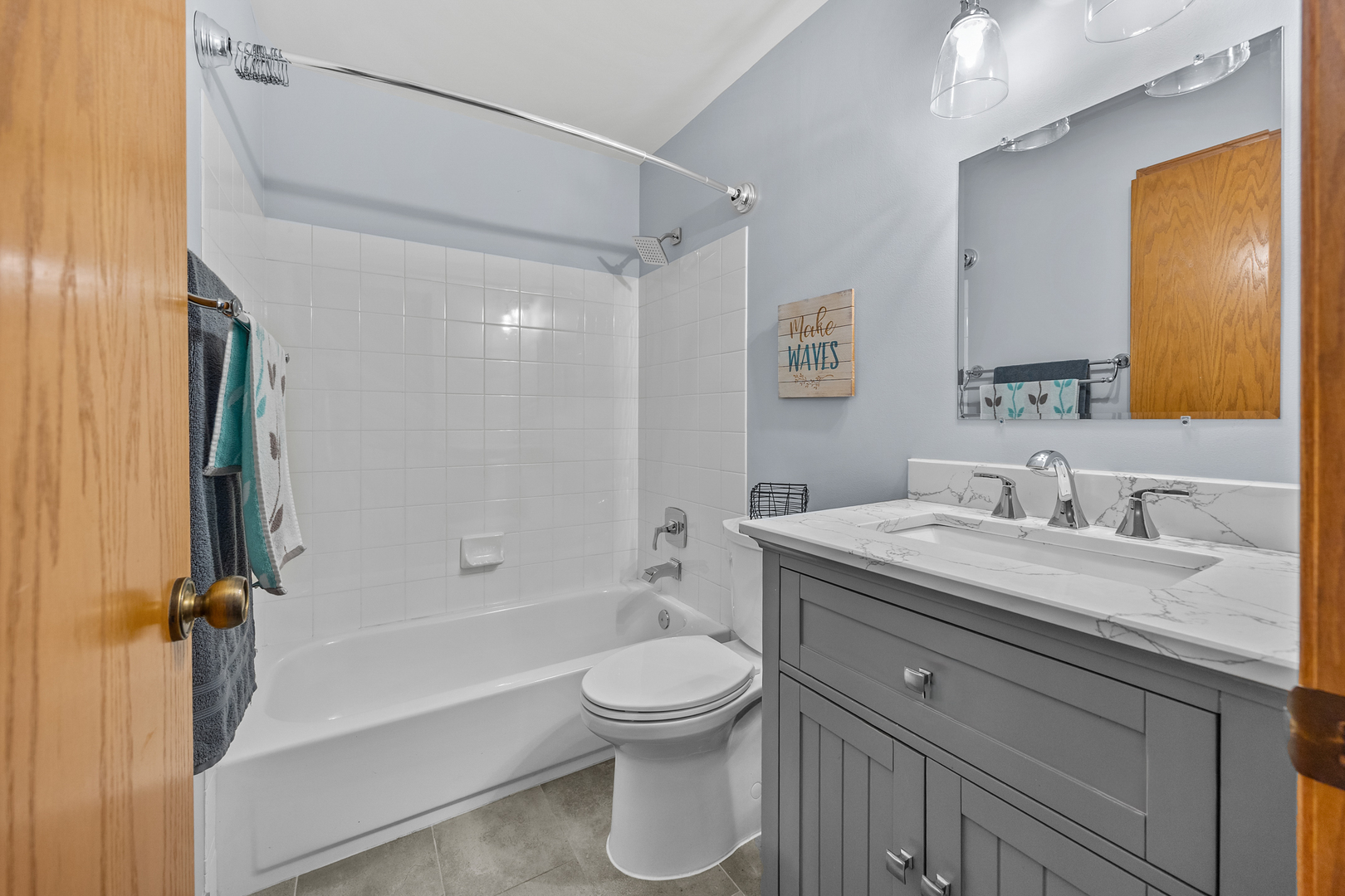 Schaumburg, Illinois 60193, United States, 2 Bedrooms Bedrooms, ,2 BathroomsBathrooms,Residential,Contingent,217598