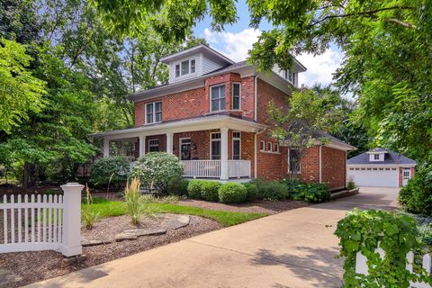 Photo of 360 N Main Street, Glen Ellyn, IL 60137 (MLS # 12452694)