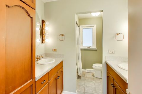 Tiny photo for 400 S Crescent Avenue, Park Ridge, IL 60068 (MLS # 12577270)