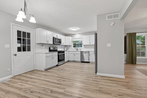 Tiny photo for 8 Ivey Court, Bloomington, IL 61701 (MLS # 12629826)