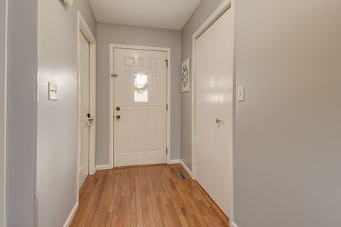 Tiny photo for 323 Vista Court #B, Minooka, IL 60447 (MLS # 12570088)