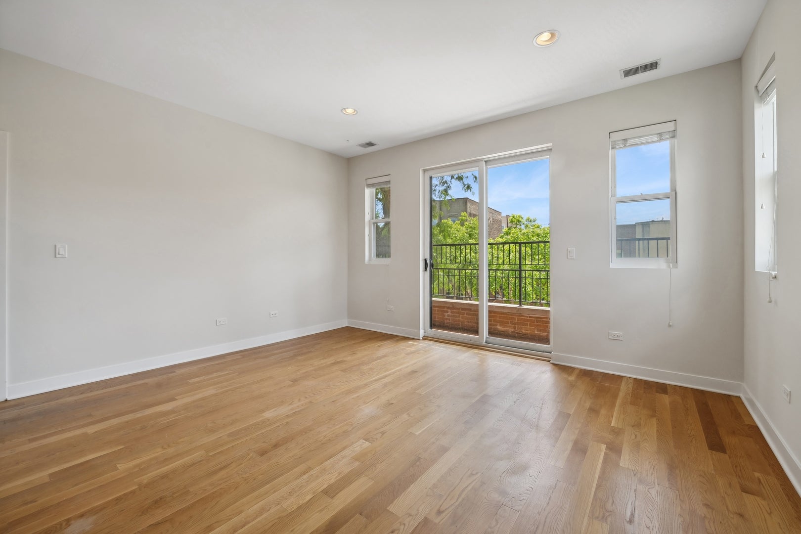 1956 W Ohio Street 3E