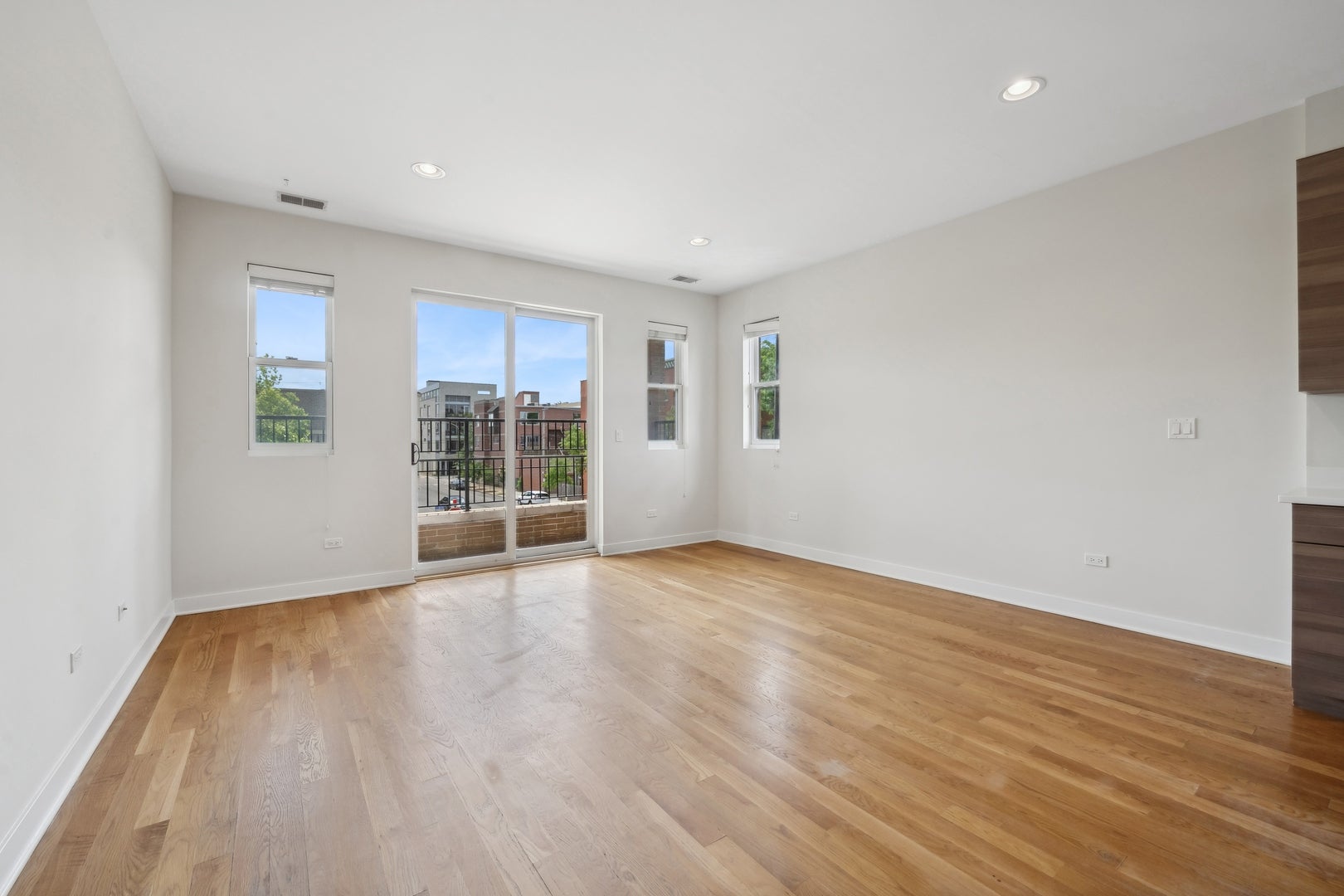 1956 W Ohio Street 3E