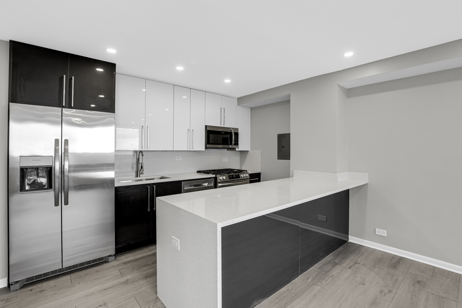 3950 N Lake Shore Drive 2016C