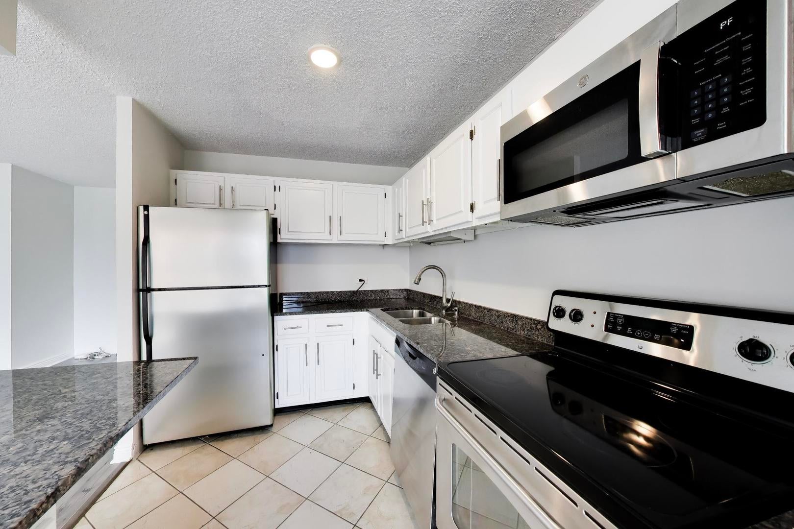 801 S Plymouth Court 1006