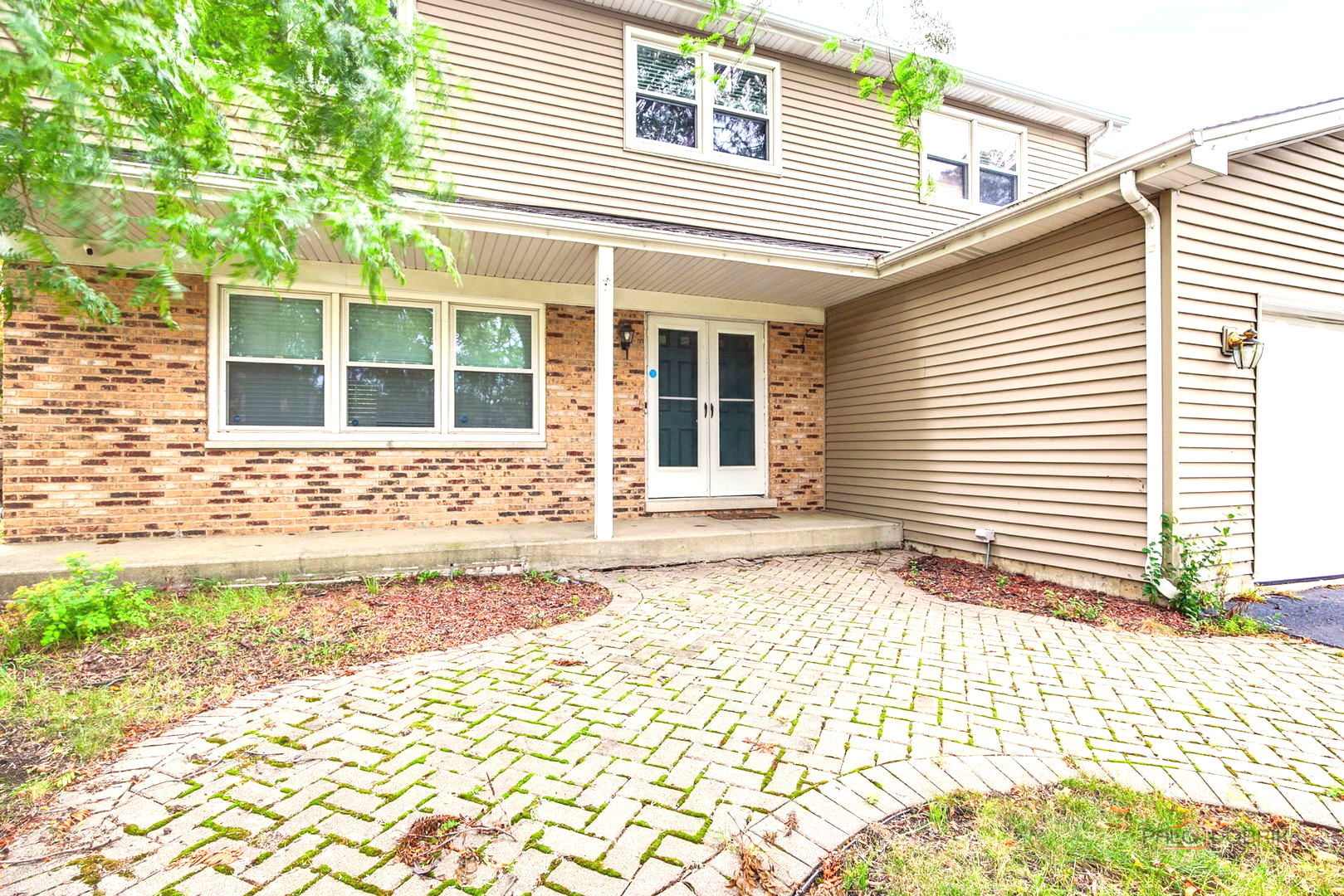562 Applegate Lane