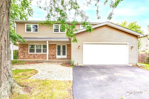 Tiny photo for 562 Applegate Lane, Lake Zurich, IL 60047 (MLS # 12779686)
