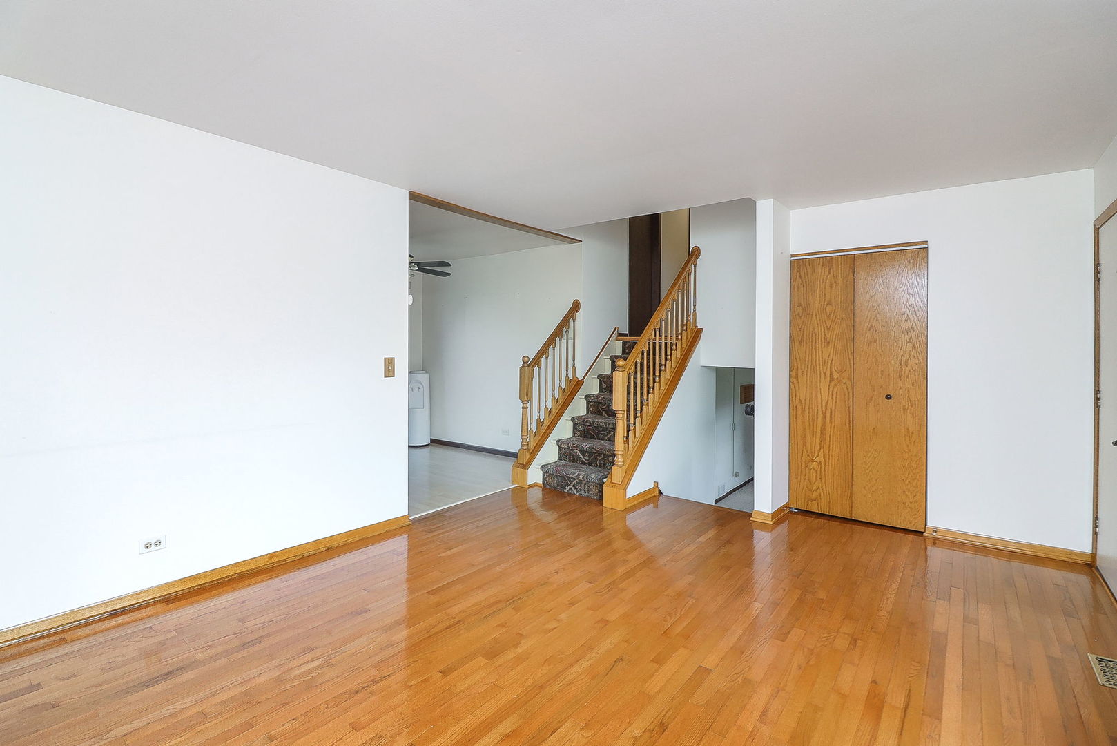 825 Prairie Avenue