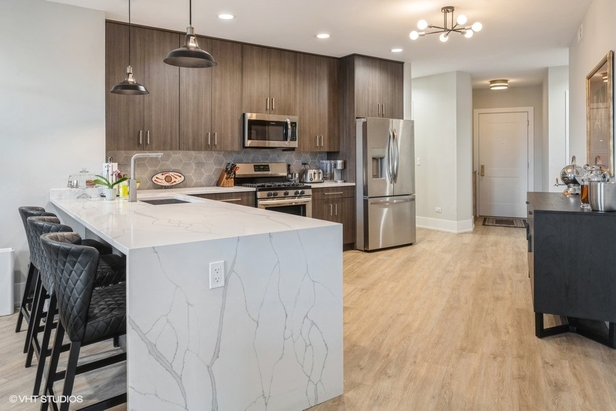 3839 N Clark Street 304