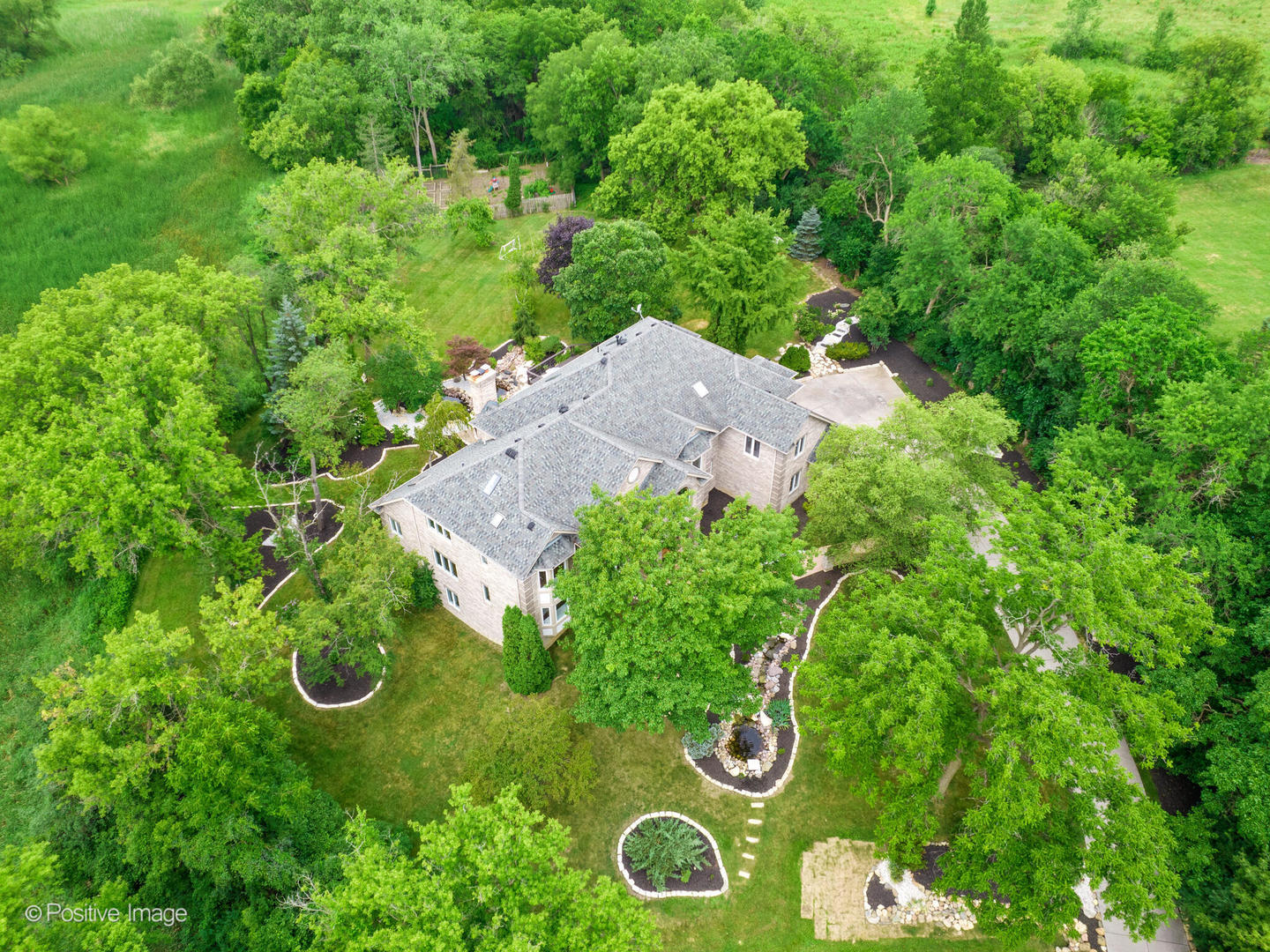 1 Seneca Avenue W