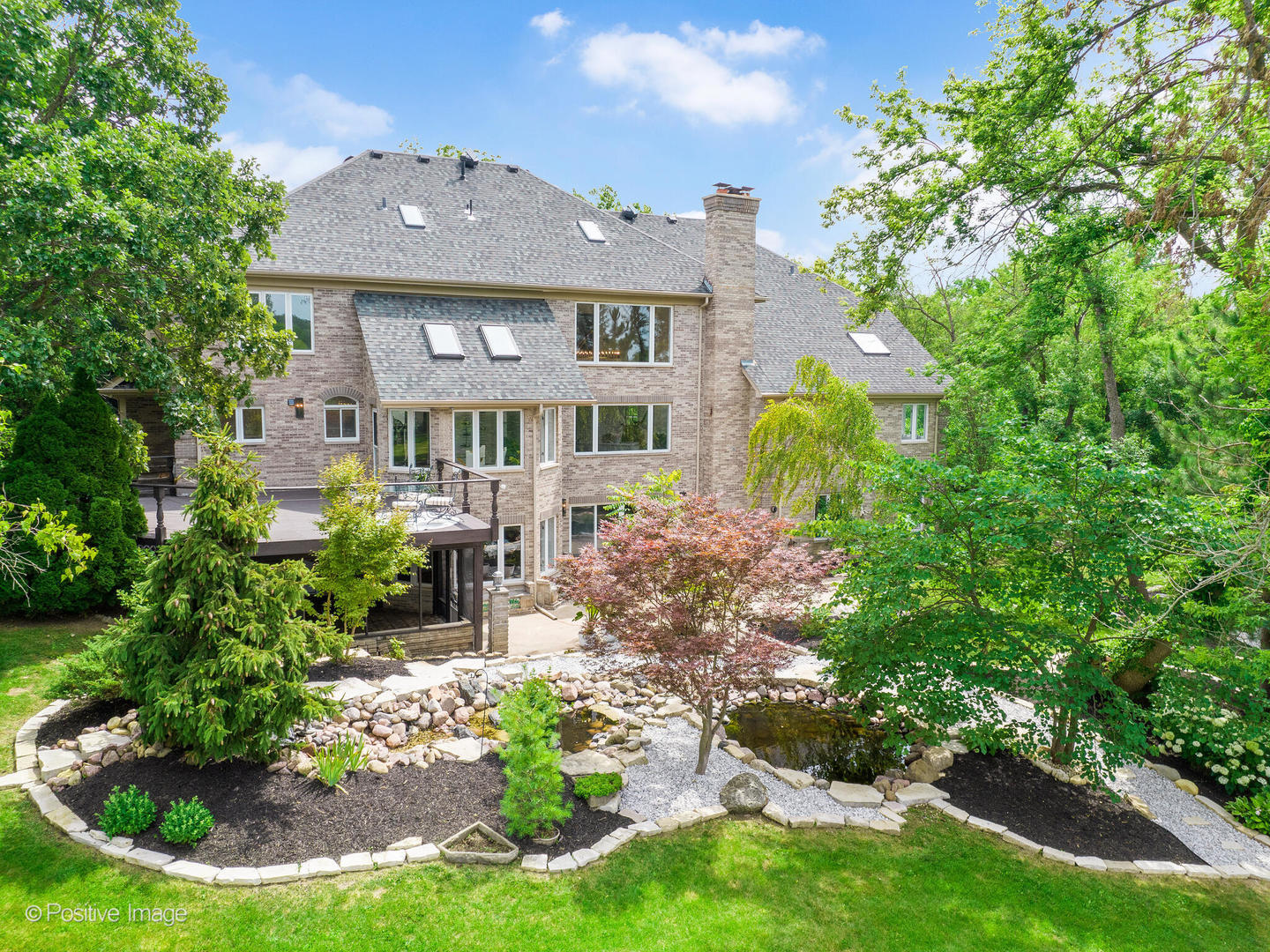 1 Seneca Avenue W