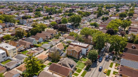 Tiny photo for 2343 Ridgeland Avenue, Berwyn, IL 60402 (MLS # 12488192)
