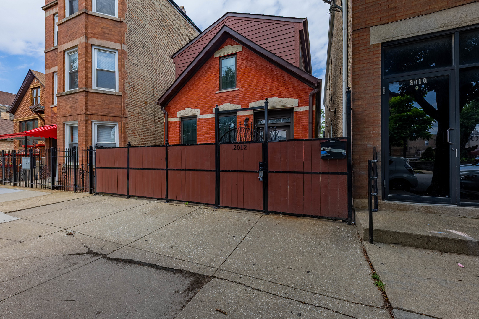 2012 W Coulter Street