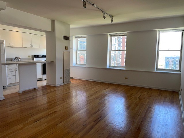 40 E 9th Street 1412