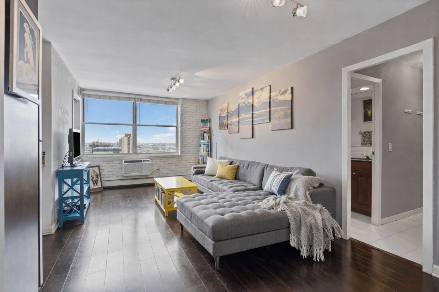 3033 N Sheridan Road 1608