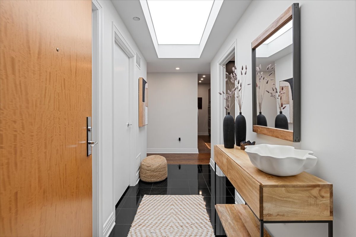 600 N Lake Shore Drive 915