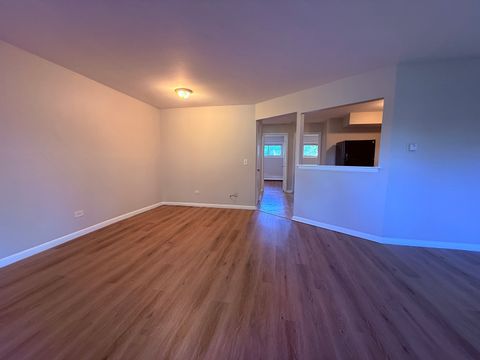 Tiny photo for 1119 E ALGONQUIN Road #2, Arlington Heights, IL 60005 (MLS # 12528504)