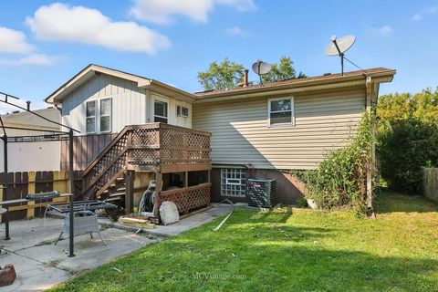 Tiny photo for 404 E Maple Drive, Glenwood, IL 60425 (MLS # 12369758)