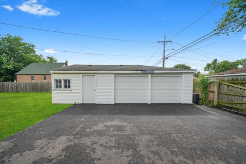 Tiny photo for 2059 Market Street, Blue Island, IL 60406 (MLS # 12505079)