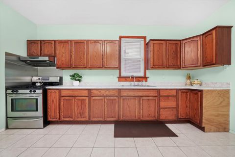 Tiny photo for 2059 Market Street, Blue Island, IL 60406 (MLS # 12505079)