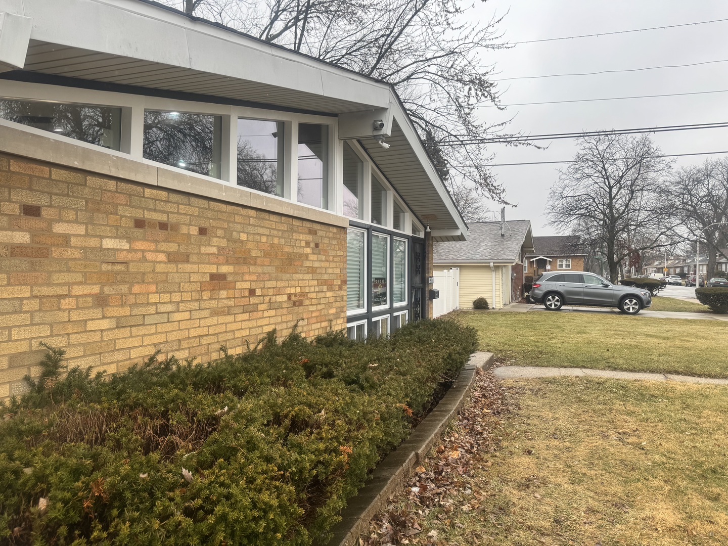 8312 S KENWOOD Avenue