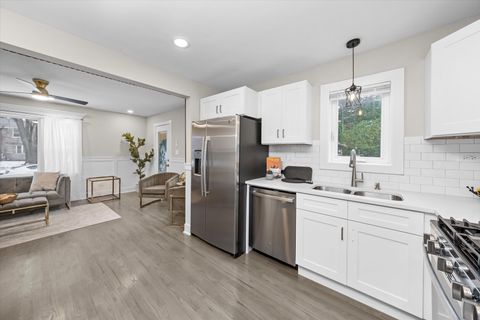 Tiny photo for 9656 S chappel Avenue, Chicago, IL 60617 (MLS # 12530940)