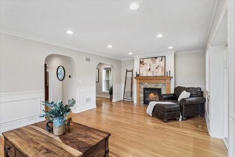 Tiny photo for 627 Grove Avenue, Deerfield, IL 60015 (MLS # 12609370)