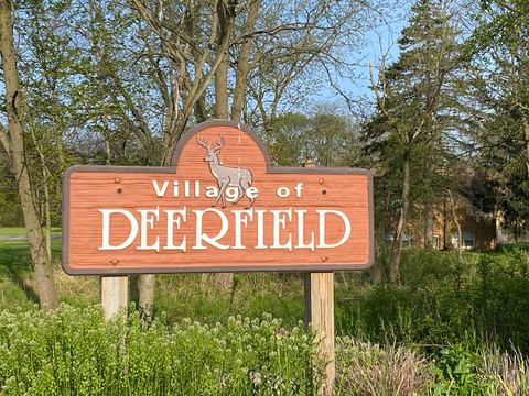 Tiny photo for 627 Grove Avenue, Deerfield, IL 60015 (MLS # 12609370)