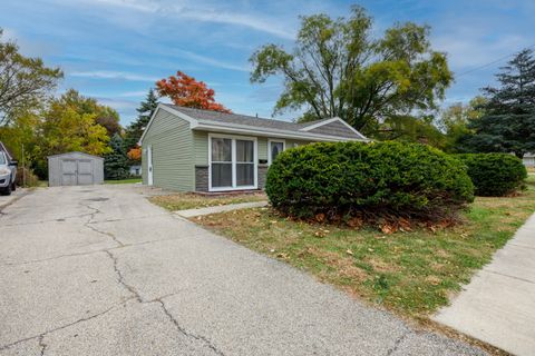 Tiny photo for 1006 E Empire Street, Bloomington, IL 61701 (MLS # 12501772)