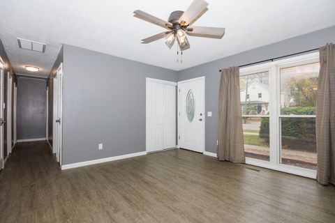 Tiny photo for 1006 E Empire Street, Bloomington, IL 61701 (MLS # 12501772)