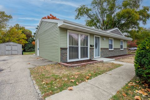 Tiny photo for 1006 E Empire Street, Bloomington, IL 61701 (MLS # 12501772)