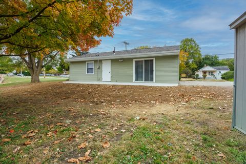Tiny photo for 1006 E Empire Street, Bloomington, IL 61701 (MLS # 12501772)