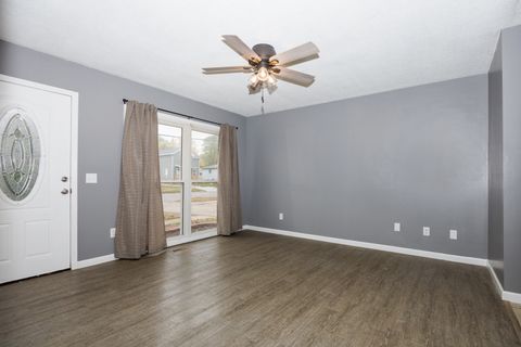 Tiny photo for 1006 E Empire Street, Bloomington, IL 61701 (MLS # 12501772)