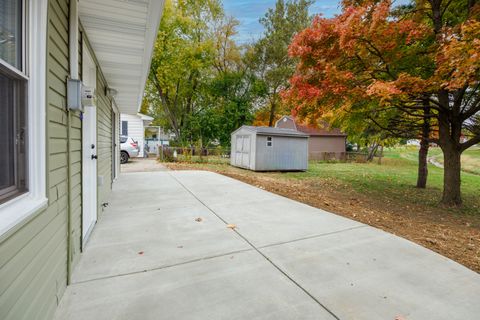 Tiny photo for 1006 E Empire Street, Bloomington, IL 61701 (MLS # 12501772)