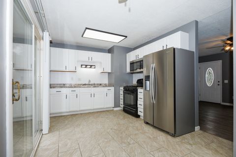 Tiny photo for 1006 E Empire Street, Bloomington, IL 61701 (MLS # 12501772)