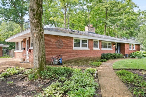 Tiny photo for 1233 Glenoak Lane, Northbrook, IL 60062 (MLS # 12731240)