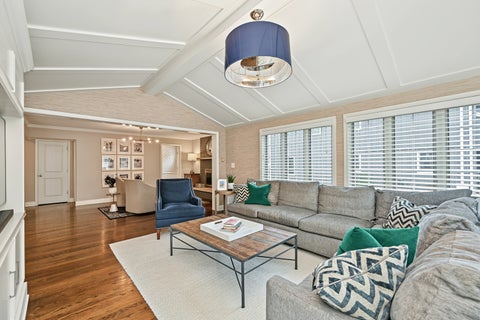 Tiny photo for 180 Cranston Court, Glen Ellyn, IL 60137 (MLS # 12797208)