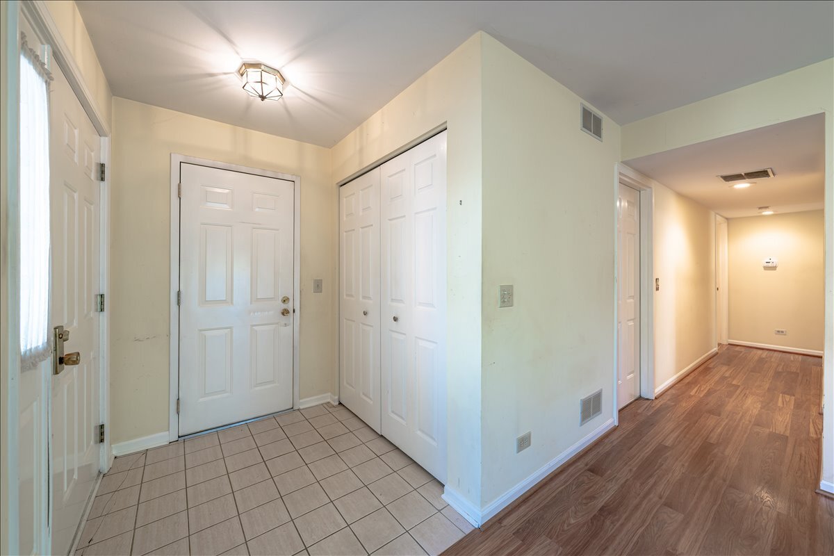 Arlington Heights, Illinois 60004, United States, 2 Bedrooms Bedrooms, ,2 BathroomsBathrooms,Residential,Active,214233