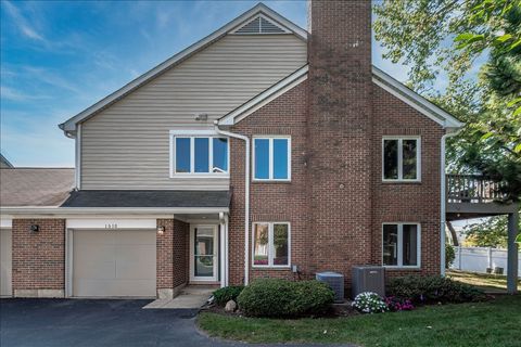 Photo of 1510 N KENDAL Court, Arlington Heights, IL 60004 (MLS # 12441606)