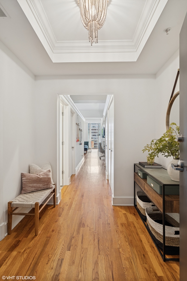 165 N Canal Street 906