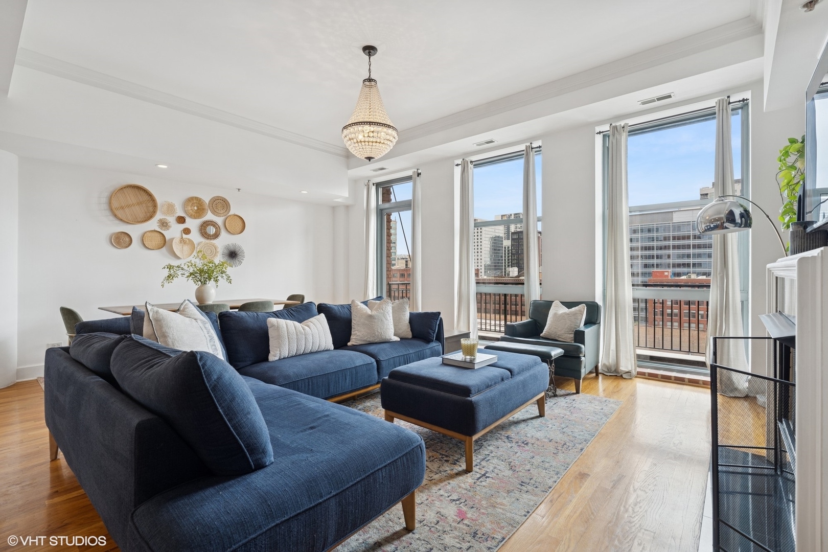 165 N Canal Street 906