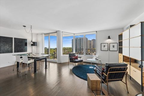 Tiny photo for 4170 N Marine Drive #10E, Chicago, IL 60613 (MLS # 12639010)