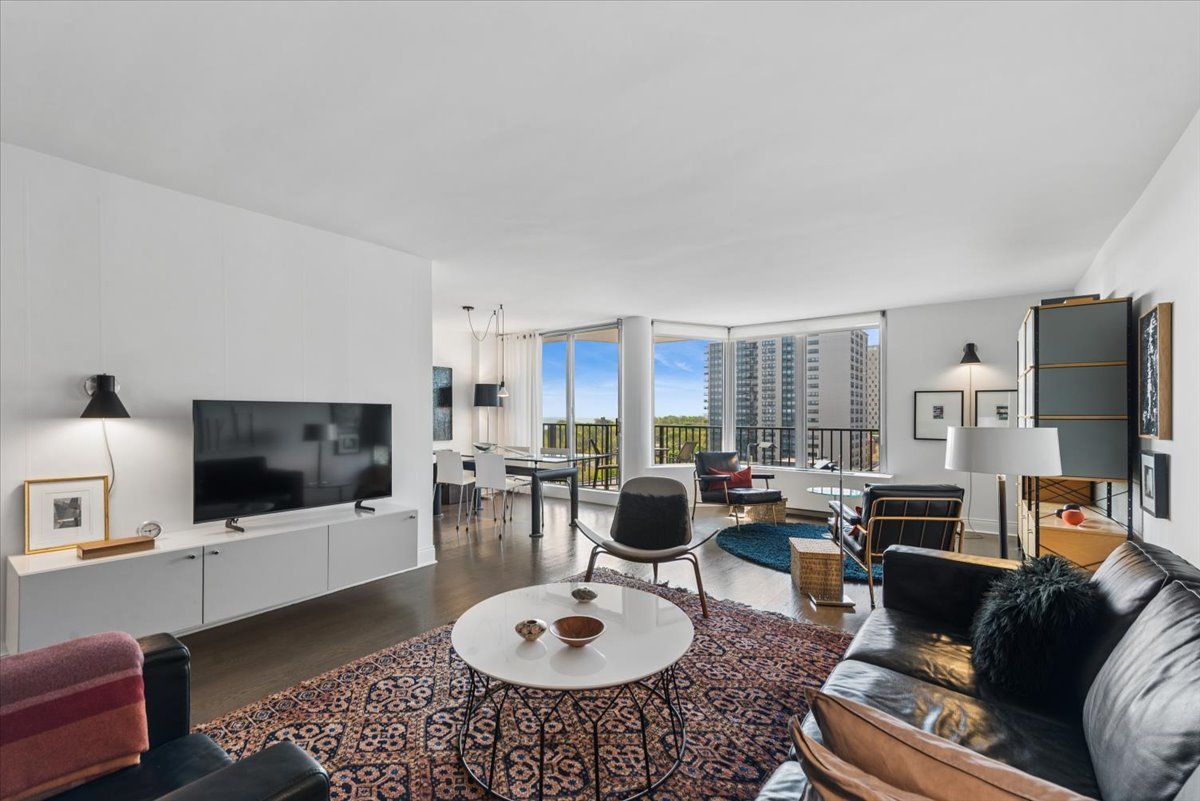 4170 N Marine Drive 10E