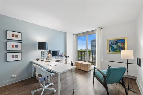 Tiny photo for 4170 N Marine Drive #10E, Chicago, IL 60613 (MLS # 12639010)