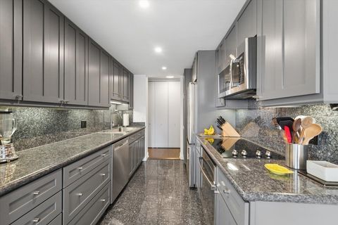 Tiny photo for 4170 N Marine Drive #10E, Chicago, IL 60613 (MLS # 12639010)